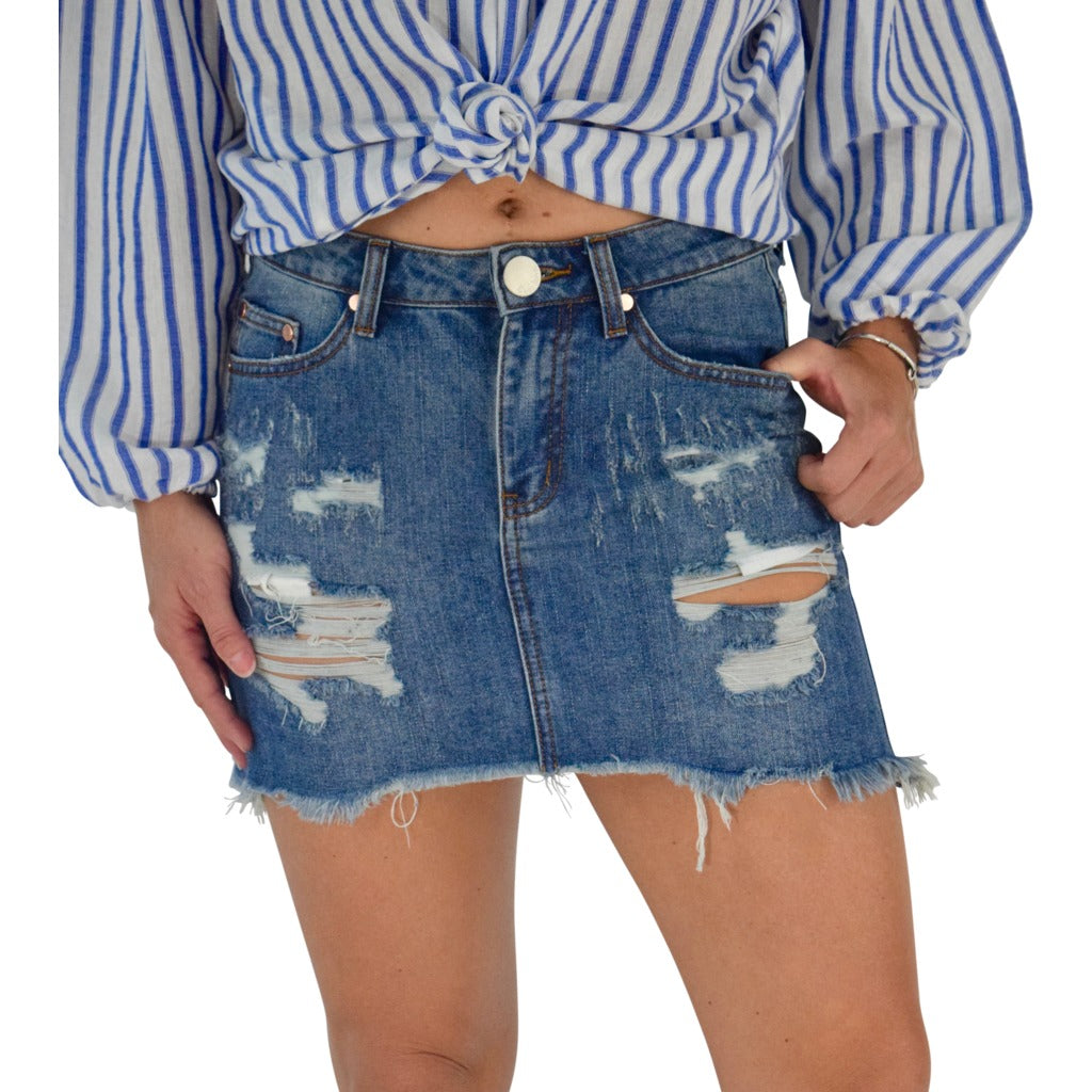 Signature 8 distressed deals denim skirt
